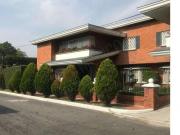 Residencia familiar espaciosa con acabados de lujos y...