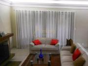 ? Residência imponente no Jardim Leonor