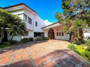 Residencia junto al Club Atlas Colomos $24,900,000