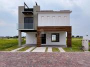 Residencia moderna de estilo californiano con vista al...