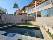 Residência Moderna e Sofisticada em Condomínio na Granja...