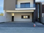 Casa en Venta en Carretera Nacional Santiago