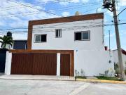 Residencia nueva con carril de nado y vista panoramica...