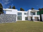 Residencia NUEVA sobre Av. Estado de Mexico, Metepec