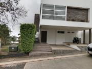 Residencia Paseo de la Reina en venta