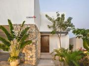 RESIDENCIA PREMIUM EN VENTA CON PANELES SOLARES DISEÑO,...