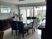 Residencia remodelada en venta en el exclusivo...