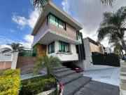 RESIDENCIA SEMIAMUEBLADA EN RENTA EN RINCONADA DEL...