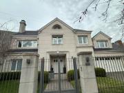 Residencia sobre importante lote de estilo moderno en el...