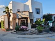 RESIDENCIAL CUMBRES III, FRENTE A PARQUE Y EN ESQUINA...