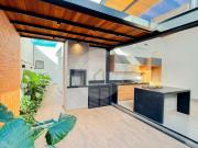 Residencial Jardim dos Lírios Casa com 3 suítes e...