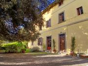 Residenza in villa nobile con terreno e annessi –...