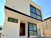 RESIDENCIA EN VENTA SENDEROS DE MONTEVERDE