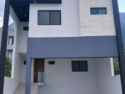 Residencia Nueva de 3 Niveles