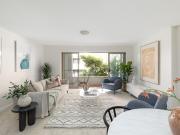 Resort style in/outdoor home in 'Admiralty Gardens'