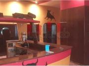 Restaurant bar de 450 m2 exploitable en plein quartier...