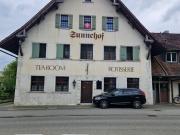 Restaurant mit Wohnungen