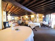 Restaurante popular con clientes habituales a la venta...