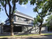 Retasada Casa en Acassuso con Patio y Pileta. Tres Cocheras