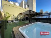 RETASADA! Casa en venta con terraza, reciclada a nuevo...