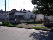 RETASADO* EN VENTA centrico gran terreno con 2 viviendas