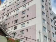 RETASADO. Monoambiente en L con cochera cubierta. Cel....