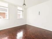 RETRO APARTMENT STUNNING LOCATION!