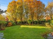 Rez de jardin familial à rénover au cœur de Neuilly