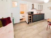 Rez de jardin terrasse Type 2 meublé prox centre ville avec