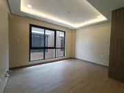 RFO 22M 3 Storey Compound Townhouse in Teachers Village...