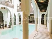 Riad 350m2, neuf, 7chambres, piscine, solarium, accès...