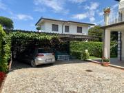 Richiedi informazioni su questo immobile Villa...