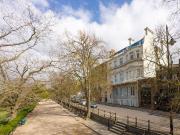 Richmond Hill, Richmond TW10, 3 bed flat to rent, £5,400...