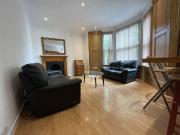 Richmond Road, Cardiff CF24, 2 bed flat to rent, £1,430...