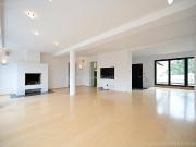 wunderschöne Terrassen: Dachgeschoßwohnung beim nahe...