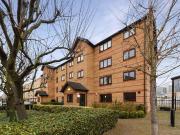 Ringwood Gardens, London E14, 1 bed flat to rent, £1,603...