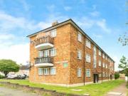 Ripon Gardens, Chessington, 2 Bedroom Flat