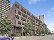 Riverside elegance: contemporary living with panoramic views