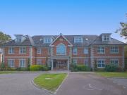 Robin Hill, Maidenhead SL6, 2 bed flat to rent, £2,150...