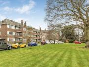 Roehampton Close, Putney, 3 Bedroom Flat