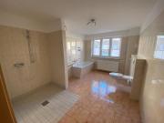 Rollstuhlgerechte Wohnung in gepflegtem Haus mit Balkon...