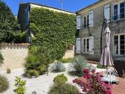 Romantique Charentaise Angerienne et Sa Piscine dans Le...