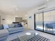 Rooftop Views & Urban Vibes