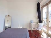 Room 1 72. Avenida Estados Unidos da America 97 7E