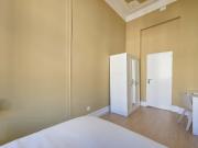 Room 1 93. Largo Vitorino Damasio 2 2D