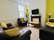 Room 1 for rent in 79 Whipcord Lane, Chester