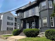 Room 1B in 8 Bed.5 Bath House with Central ACFenc