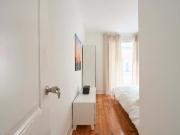 Room 2 47. Rua Nova da Trindade 22