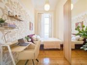 Room 2 91. Largo Vitorino Damasio 2 1D