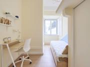 Room 2 Av. Joao Crisostomo 25 R/C